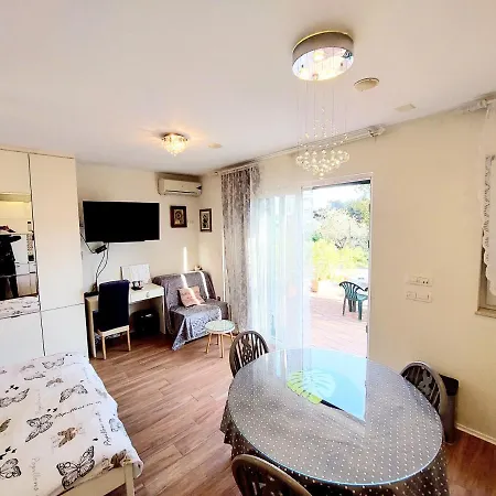 Kula Park Apartment