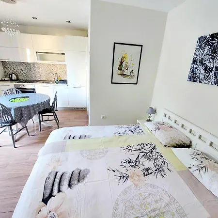 Kula Park Apartment